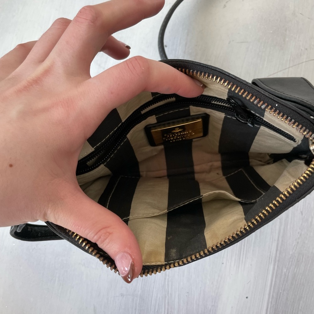 ❌SOLD❌Vivienne Westwood Orb Logo Crossbody Bag Black Leather - Picture 9 of 13
